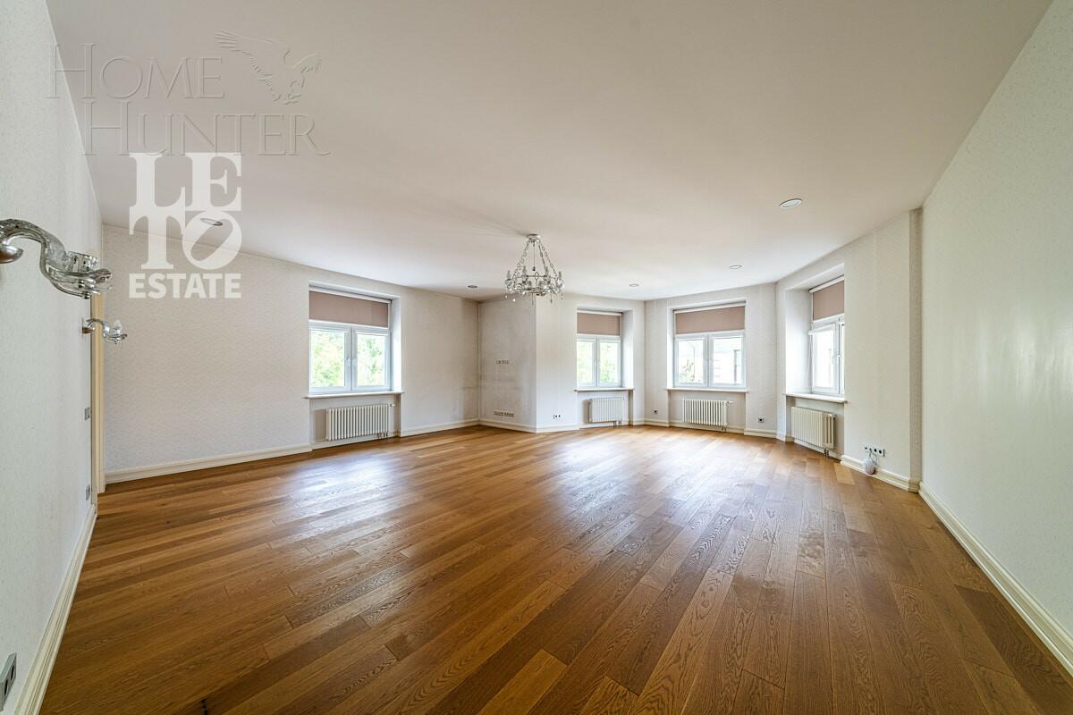 2-этажный коттедж 1 087 м² с отделкой