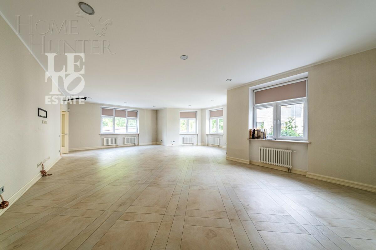 2-этажный коттедж 1 087 м² с отделкой