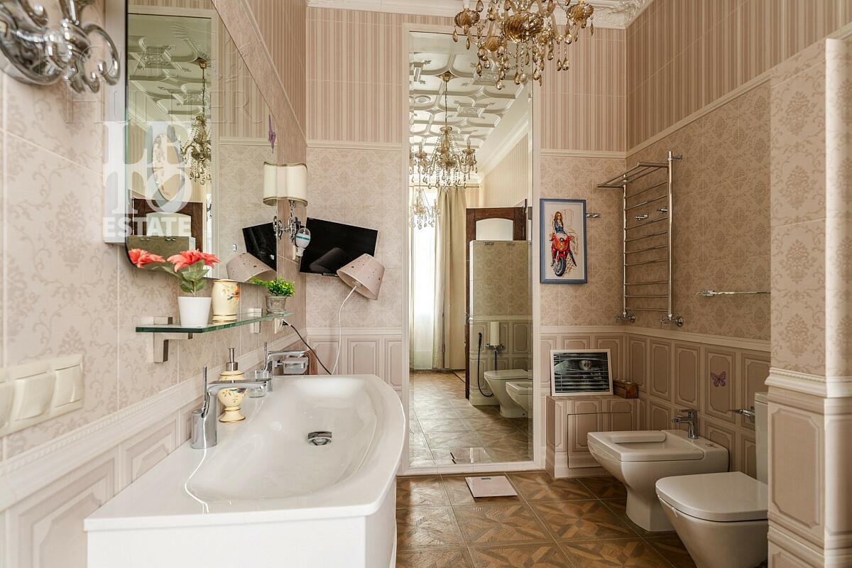 2-этажный коттедж 1 100.7 м² с отделкой