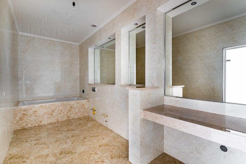 2-этажный коттедж 1 008 м² с отделкой