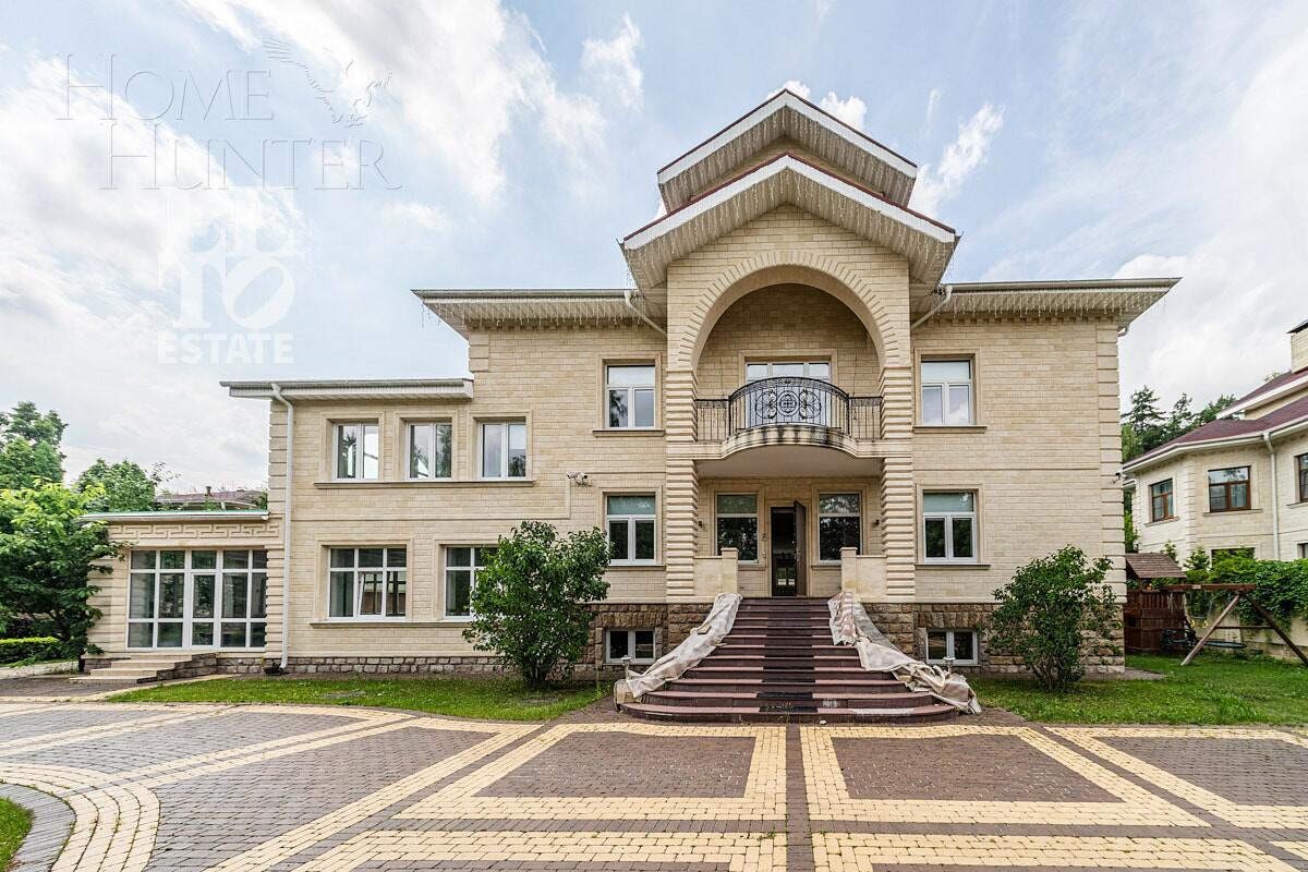 2-этажный коттедж 1 087 м² с отделкой