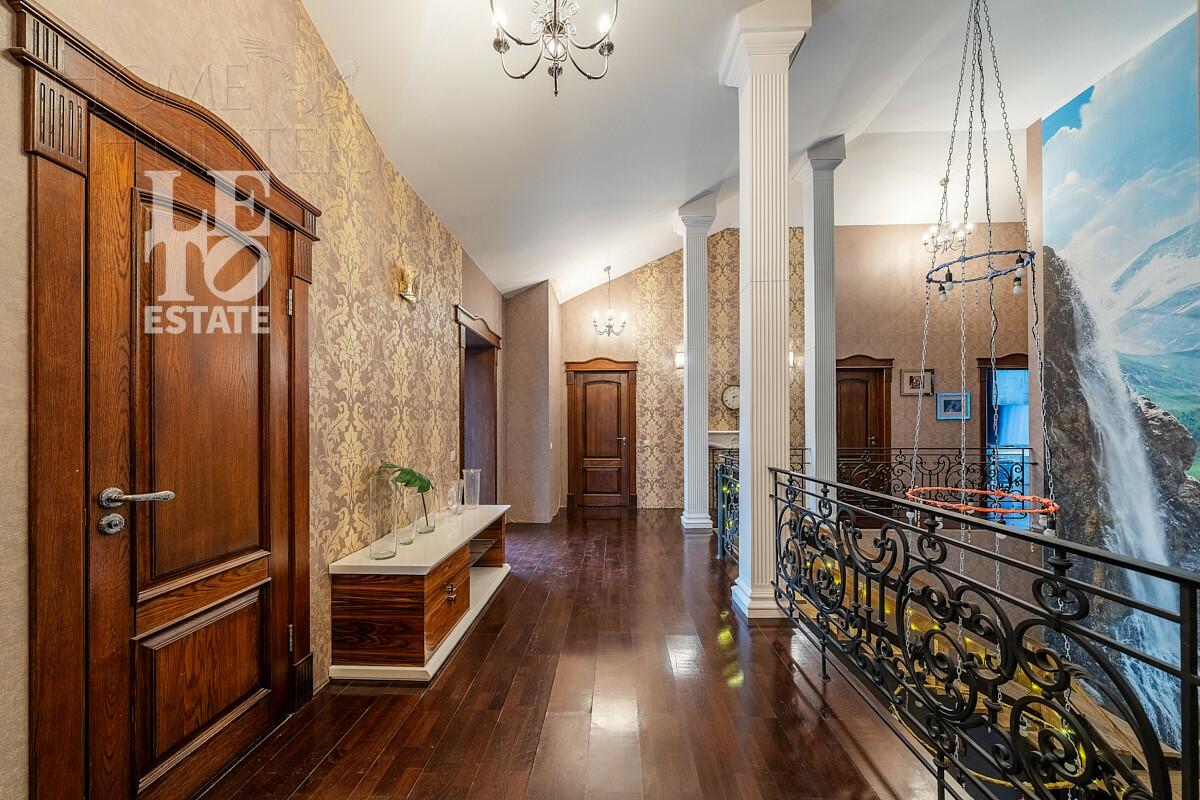 2-этажный коттедж 1 100.7 м² с отделкой