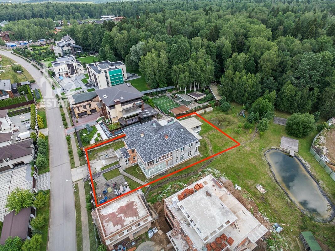 2-этажный коттедж 1 100.7 м² с отделкой