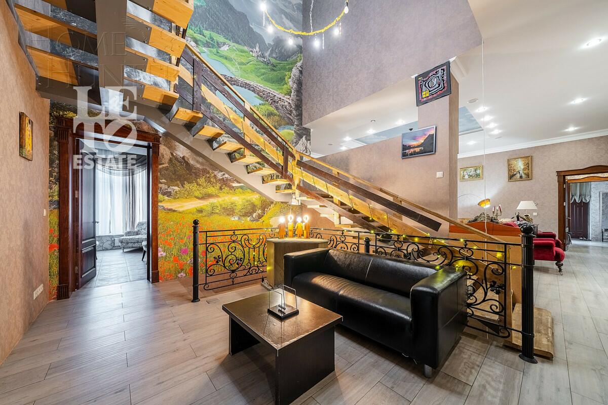 2-этажный коттедж 1 100.7 м² с отделкой