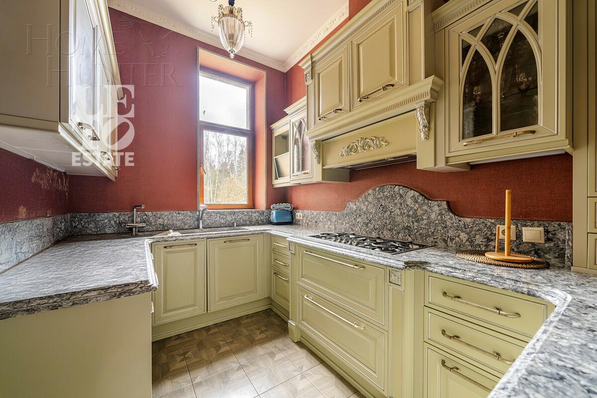 2-этажный коттедж 1 100.7 м² с отделкой