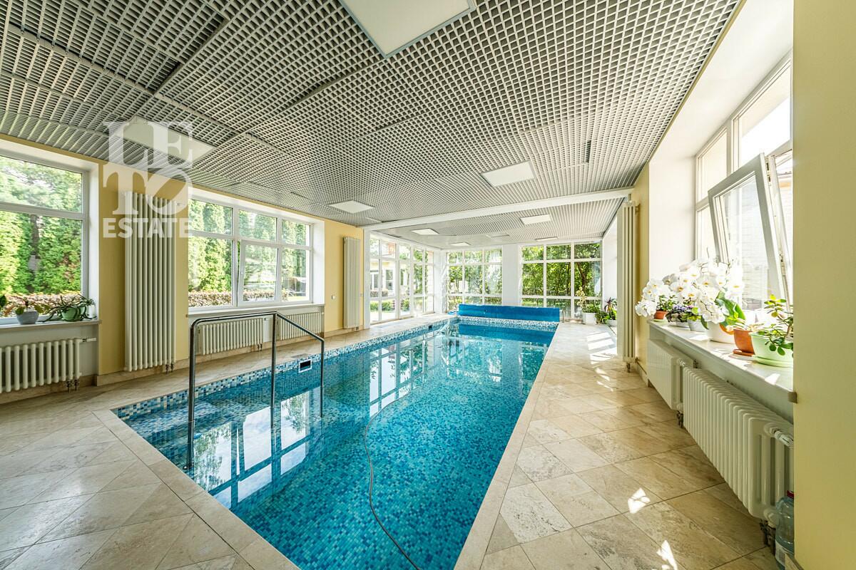 2-этажный коттедж 1 087 м² с отделкой