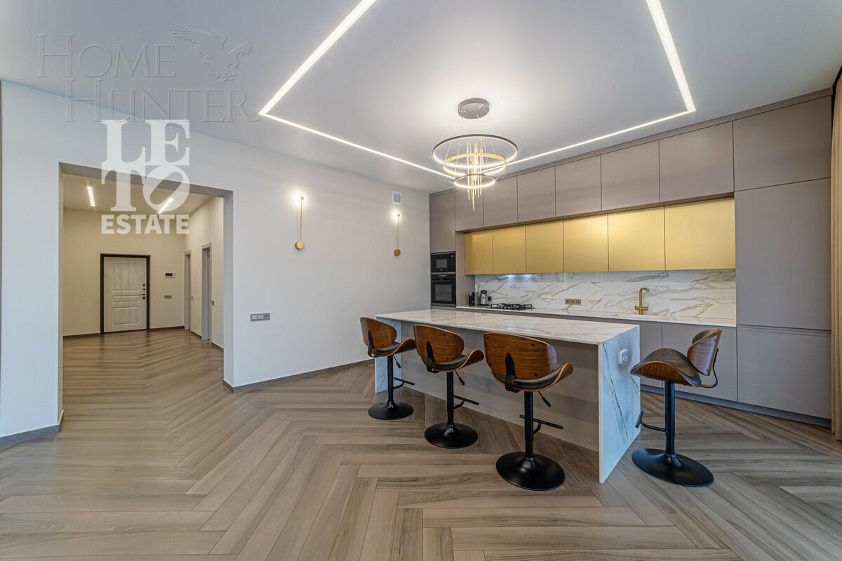 2-этажный коттедж 241 м² с отделкой