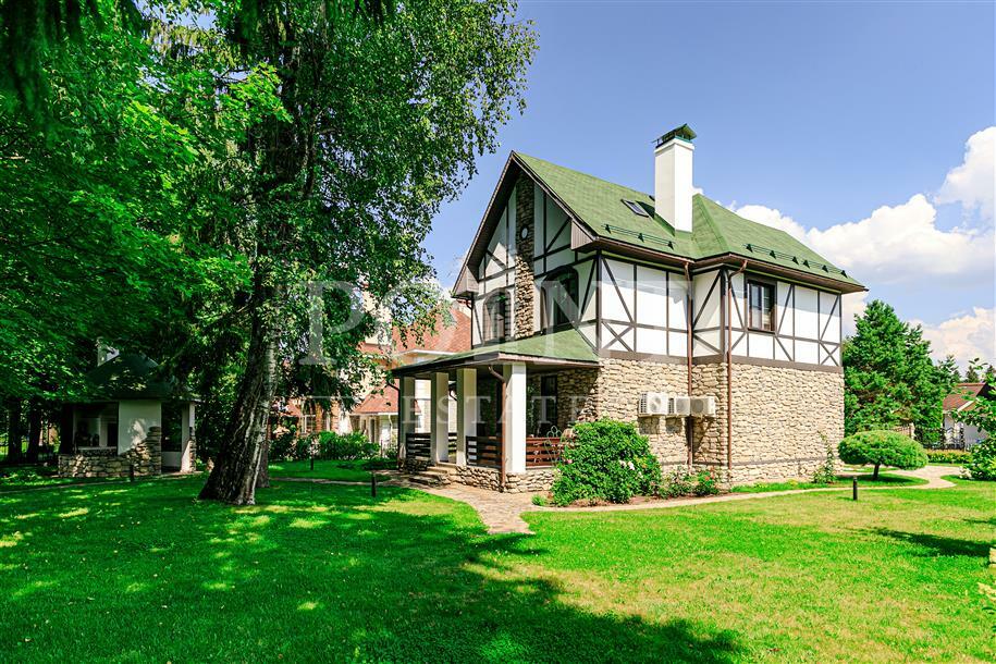 2-этажный коттедж 250 м² с отделкой