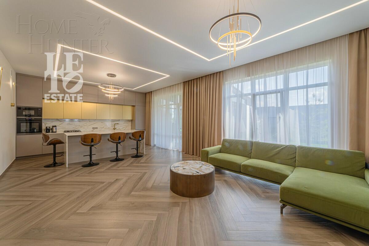 2-этажный коттедж 241 м² с отделкой