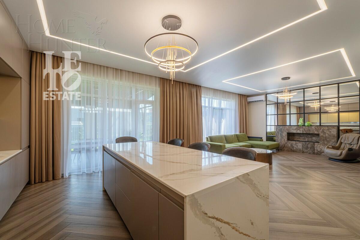 2-этажный коттедж 241 м² с отделкой