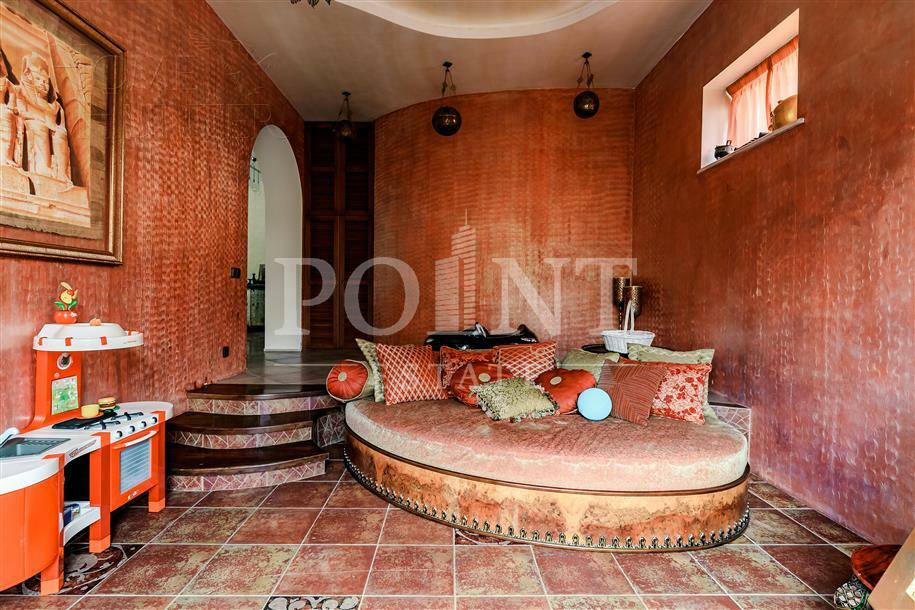 2-этажный коттедж 250 м² с отделкой