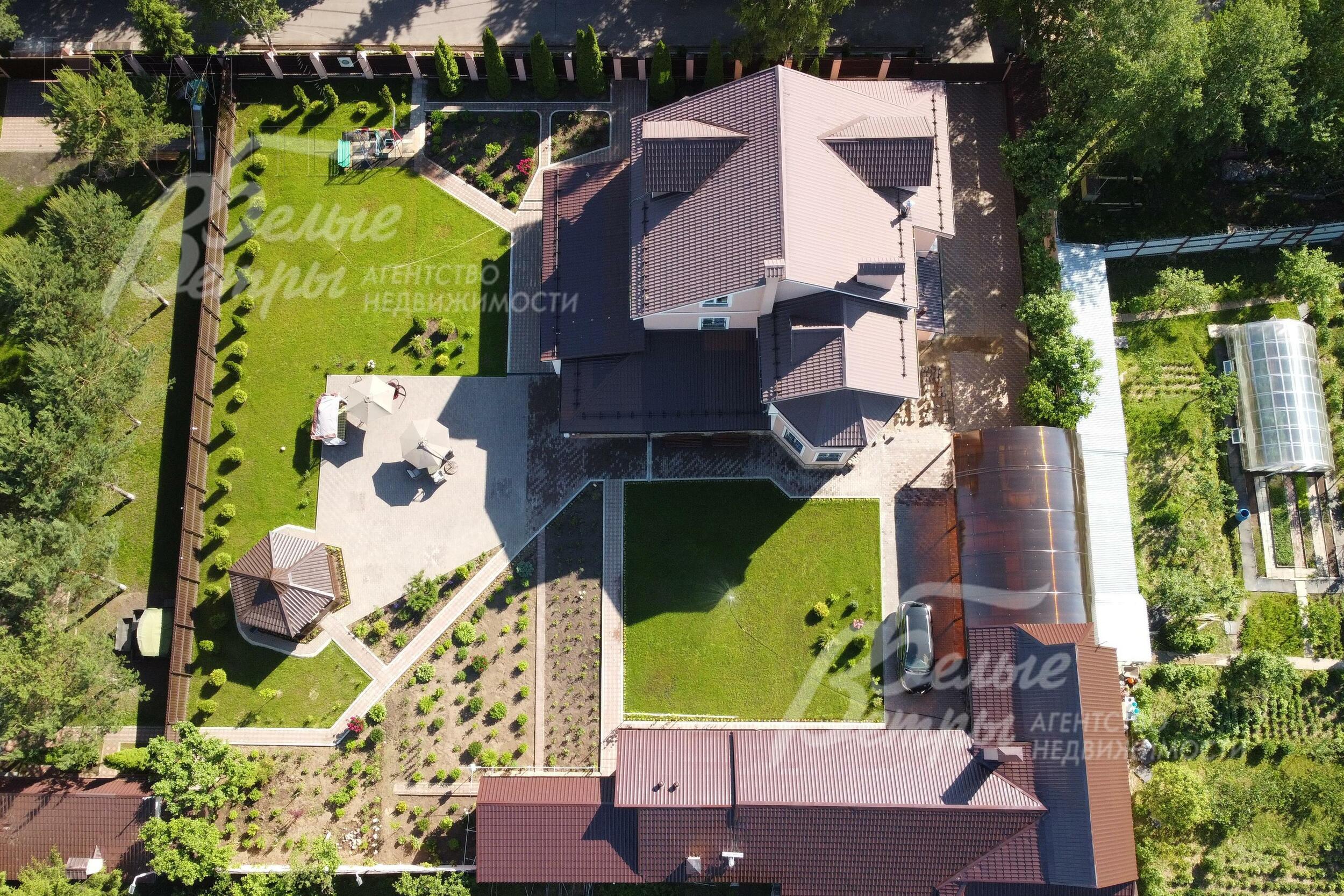 2-этажный коттедж 800 м² с отделкой