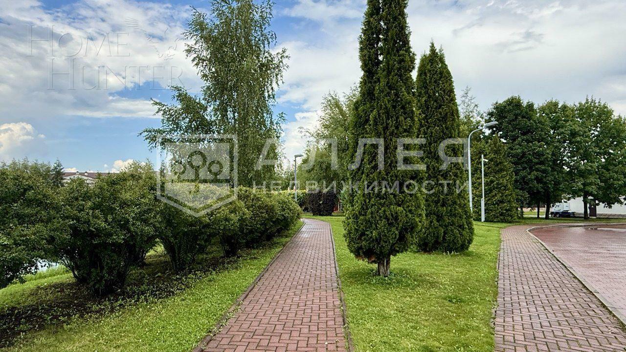 2-этажный коттедж 1 320 м² без отделки