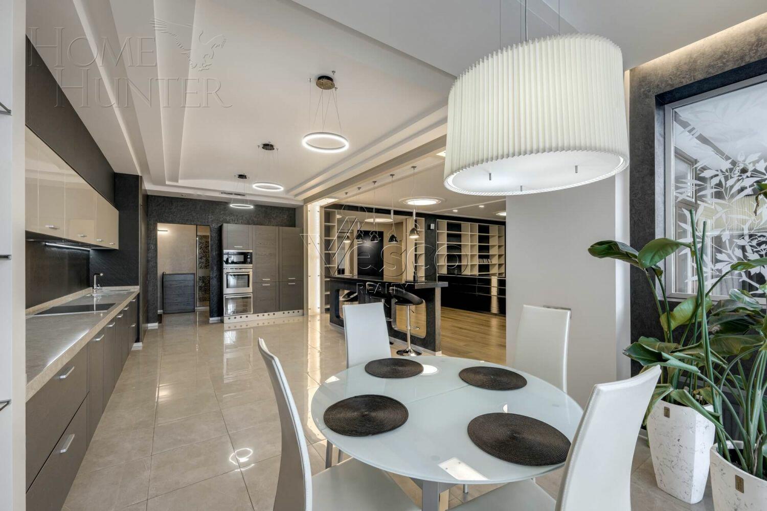 3-КОМН. КВАРТИРА С ОТДЕЛКОЙ 220 М² НА 4 ЭТАЖЕ