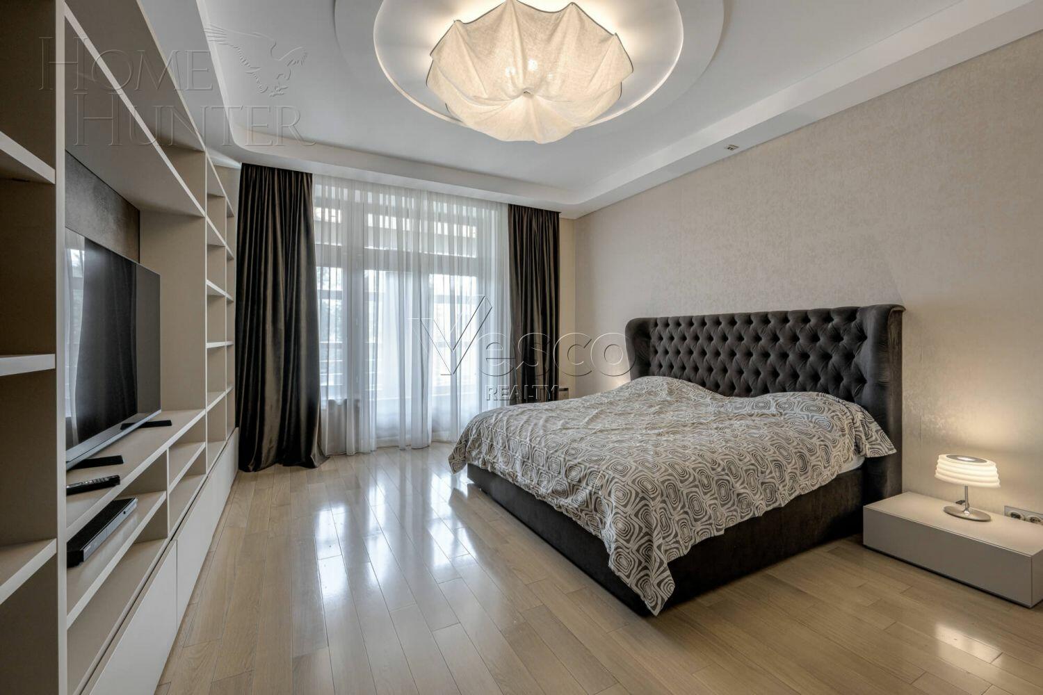 3-КОМН. КВАРТИРА С ОТДЕЛКОЙ 220 М² НА 4 ЭТАЖЕ