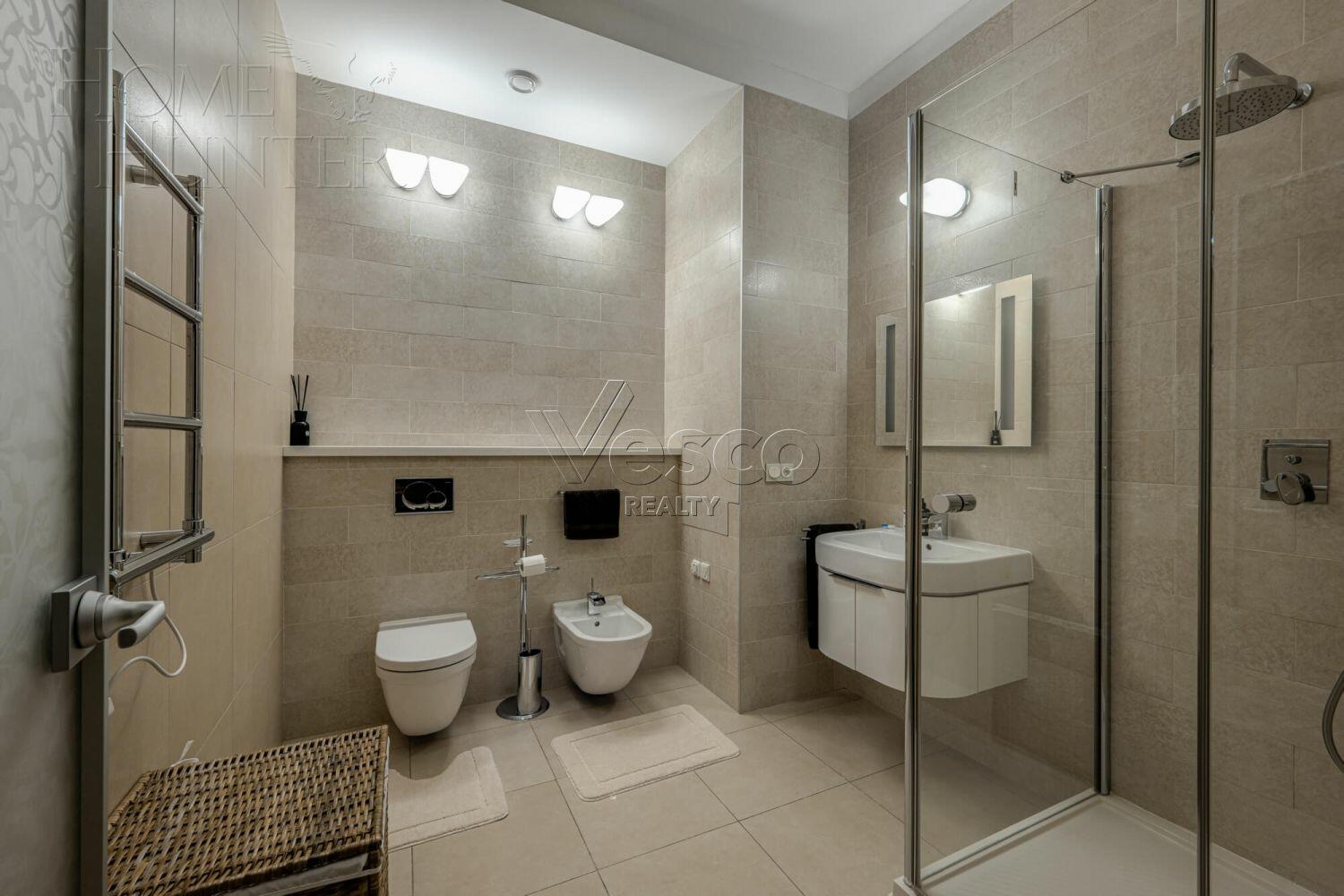 3-КОМН. КВАРТИРА С ОТДЕЛКОЙ 220 М² НА 4 ЭТАЖЕ