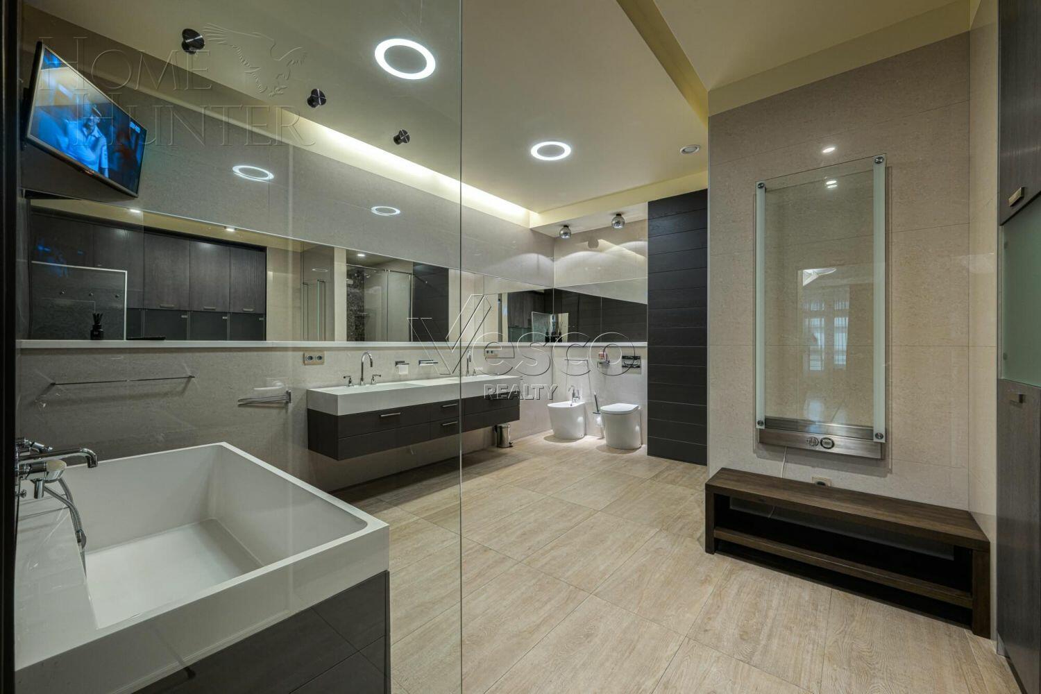 3-КОМН. КВАРТИРА С ОТДЕЛКОЙ 220 М² НА 4 ЭТАЖЕ