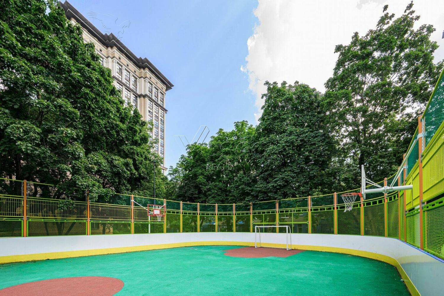 3-КОМН. КВАРТИРА С ОТДЕЛКОЙ 220 М² НА 4 ЭТАЖЕ