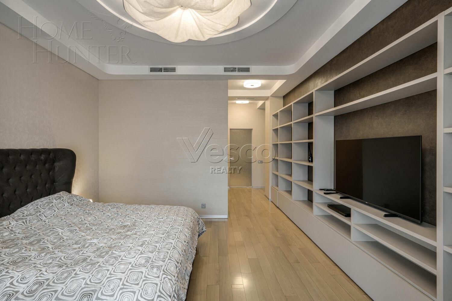 3-КОМН. КВАРТИРА С ОТДЕЛКОЙ 220 М² НА 4 ЭТАЖЕ