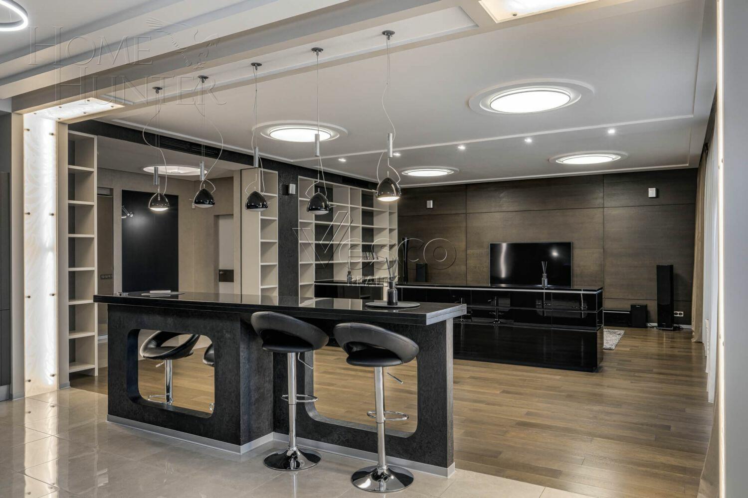 3-КОМН. КВАРТИРА С ОТДЕЛКОЙ 220 М² НА 4 ЭТАЖЕ