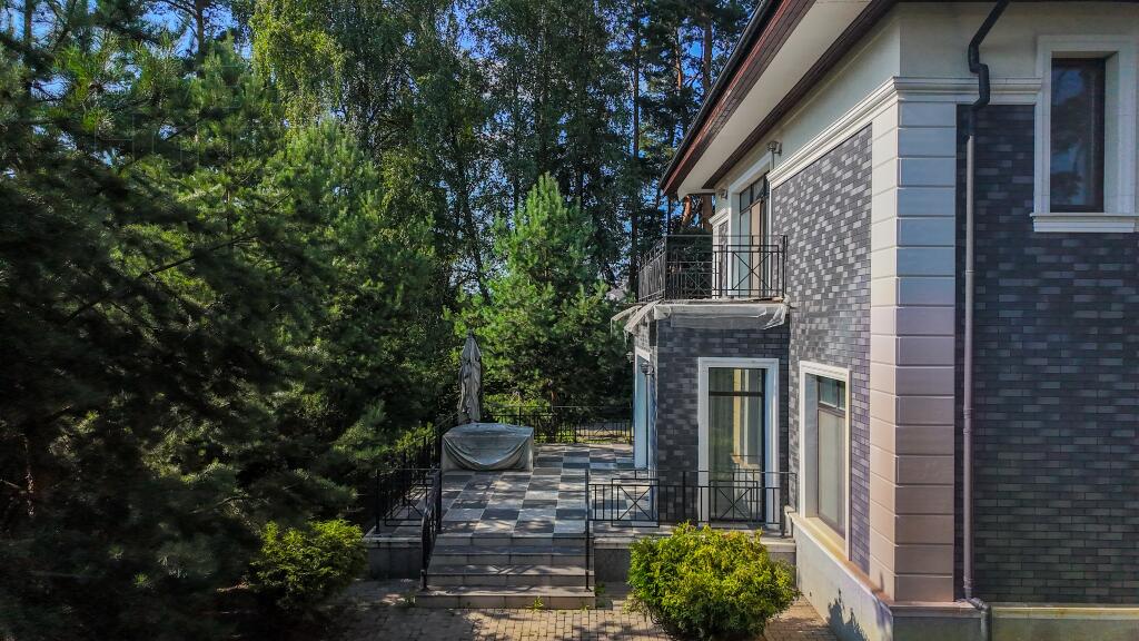 2-этажный коттедж 420 м² с отделкой