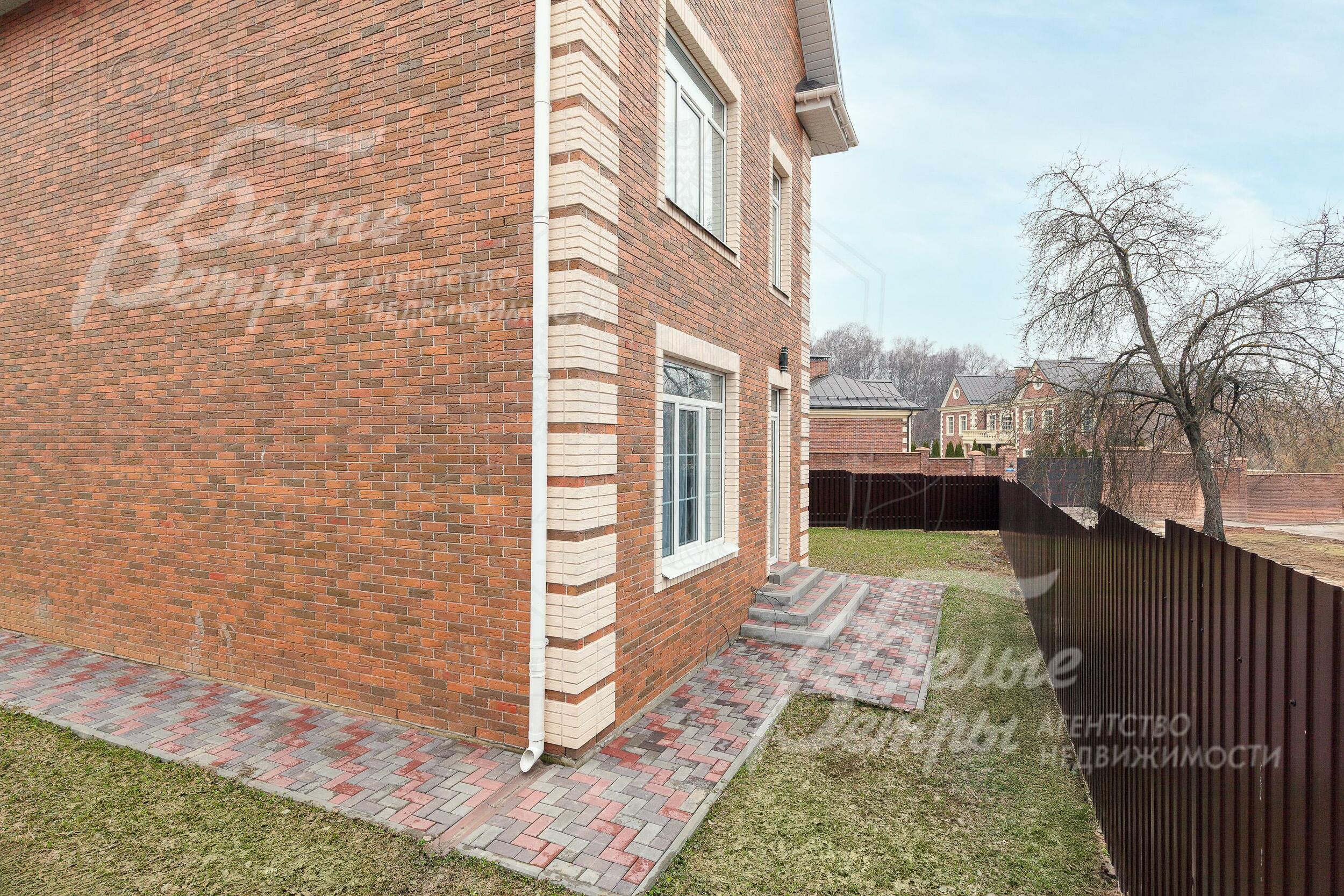 2-этажный коттедж 143 м² с отделкой