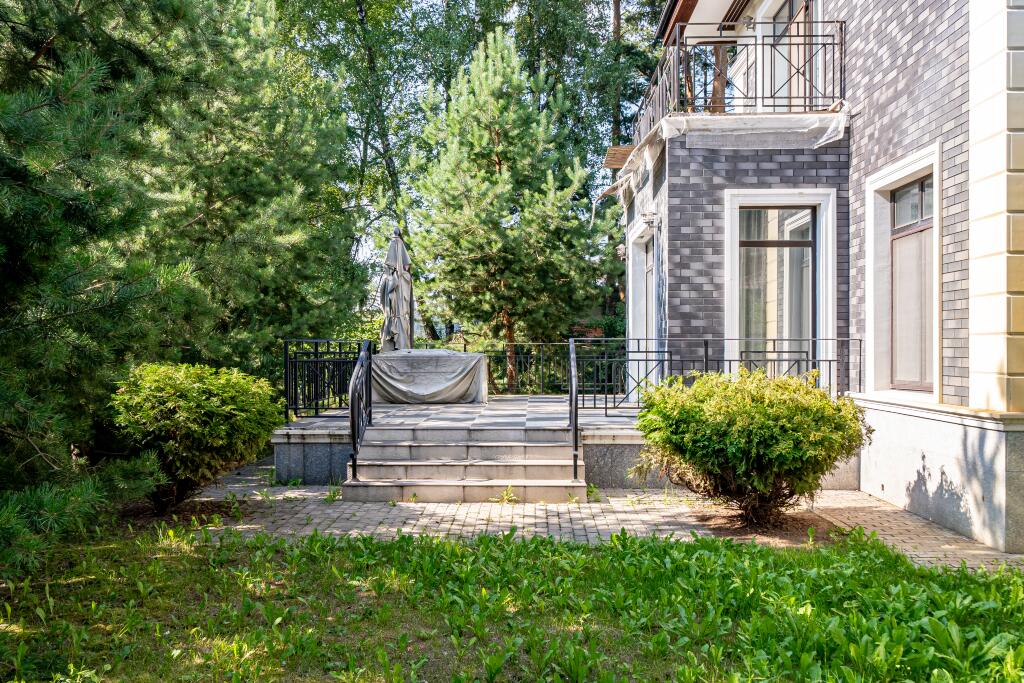 2-этажный коттедж 420 м² с отделкой