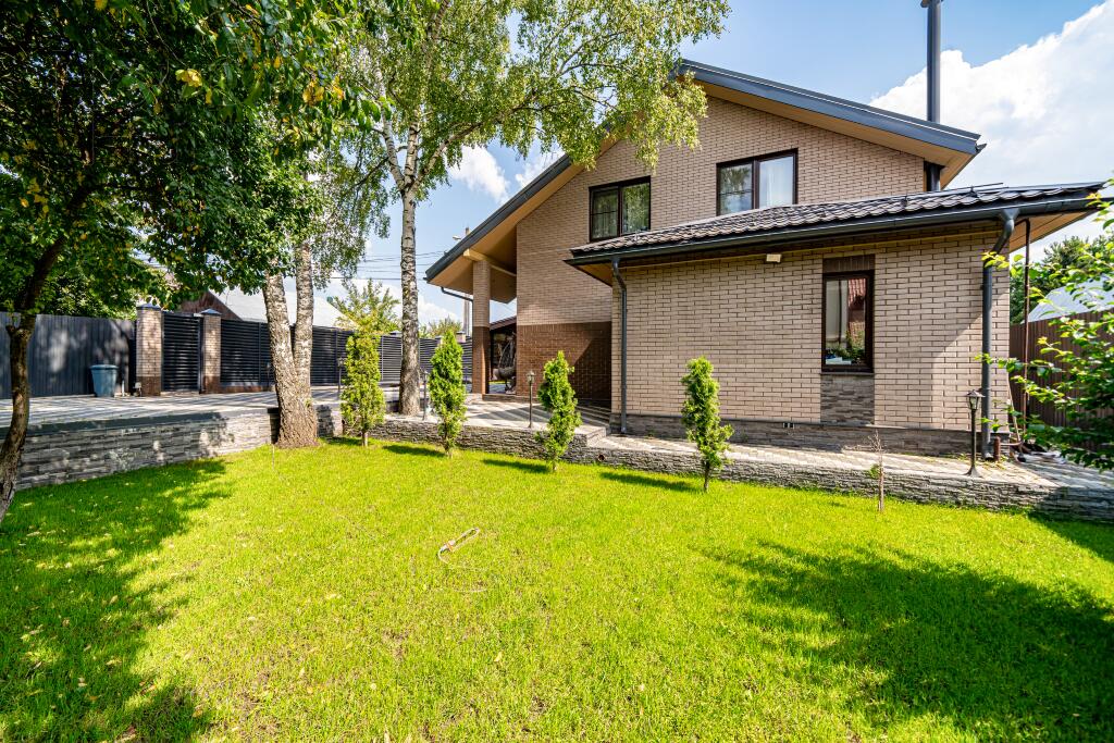 2-этажный коттедж 350 м² с отделкой