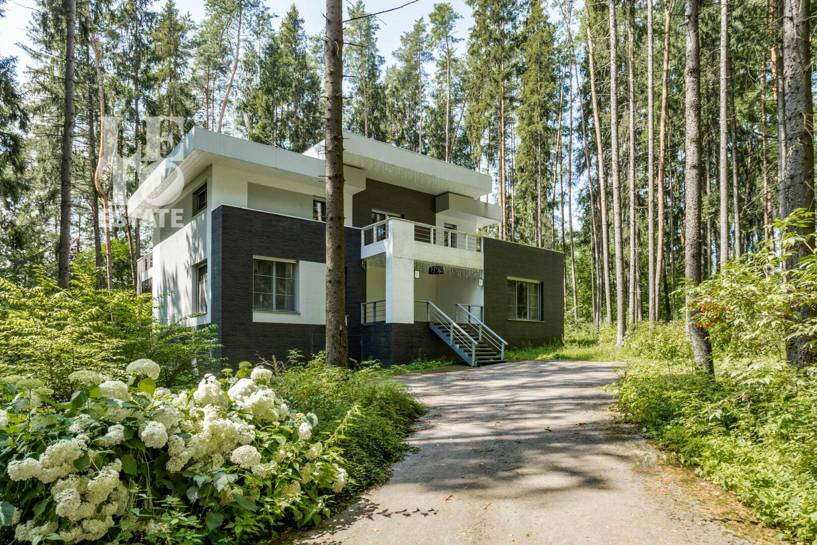 2-этажный коттедж 455 м² с отделкой