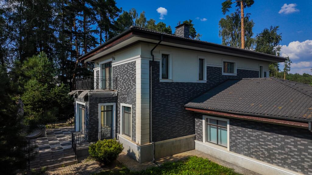 2-этажный коттедж 420 м² с отделкой