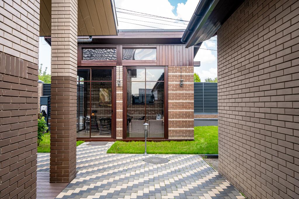 2-этажный коттедж 350 м² с отделкой