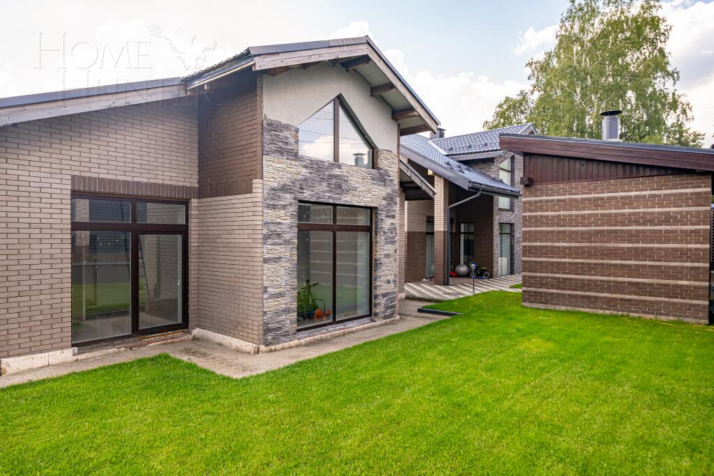 2-этажный коттедж 350 м² с отделкой