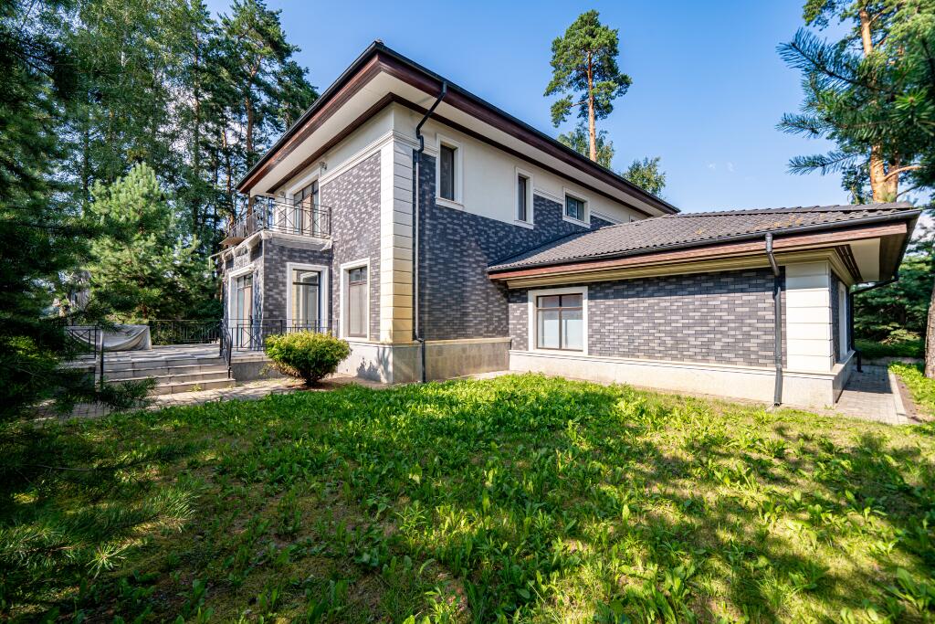 2-этажный коттедж 420 м² с отделкой