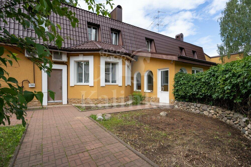 2-этажный коттедж 670 м² с отделкой