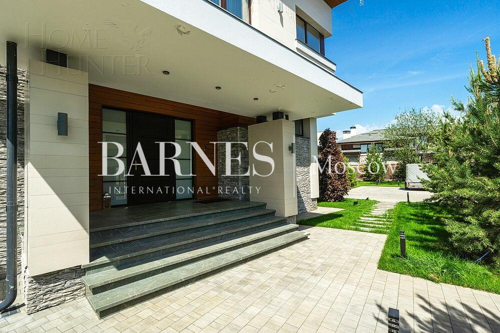 2-этажный коттедж 590 м² с отделкой