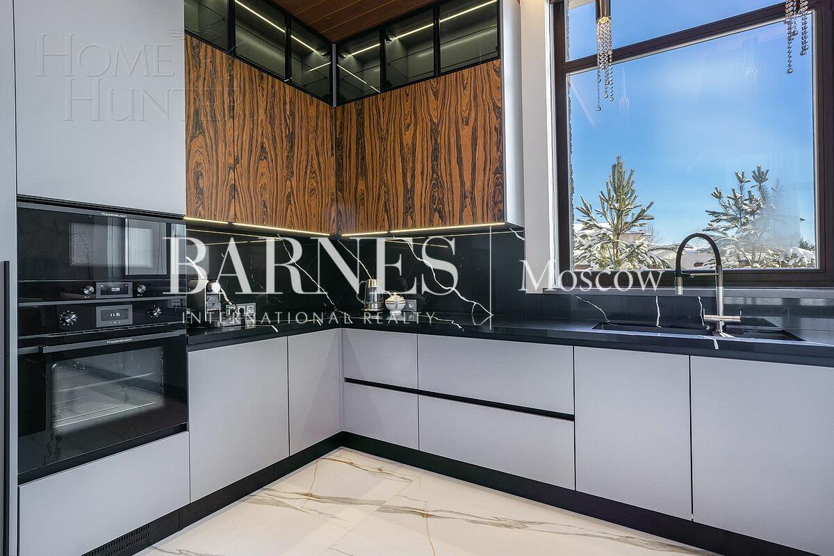 2-этажный коттедж 590 м² с отделкой