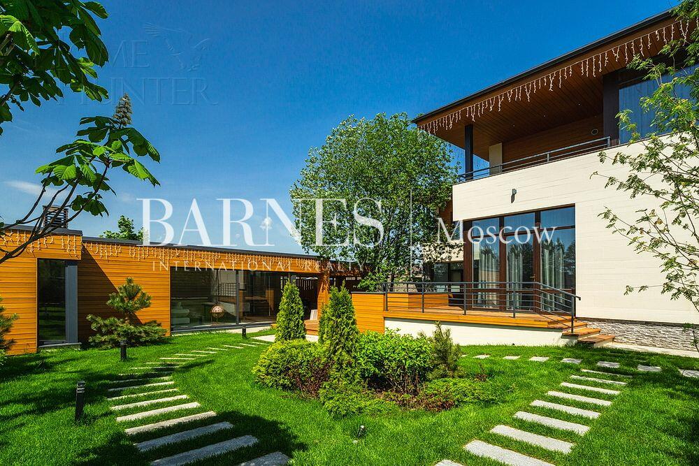 2-этажный коттедж 590 м² с отделкой