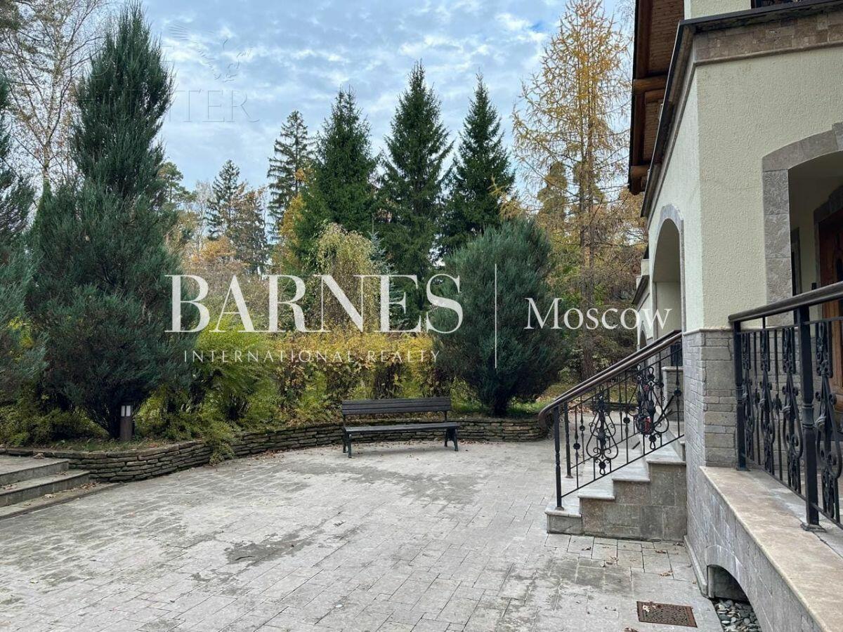 2-этажный коттедж 290 м² с отделкой