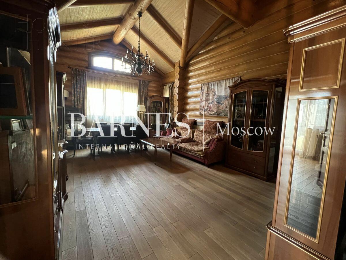 2-этажный коттедж 290 м² с отделкой