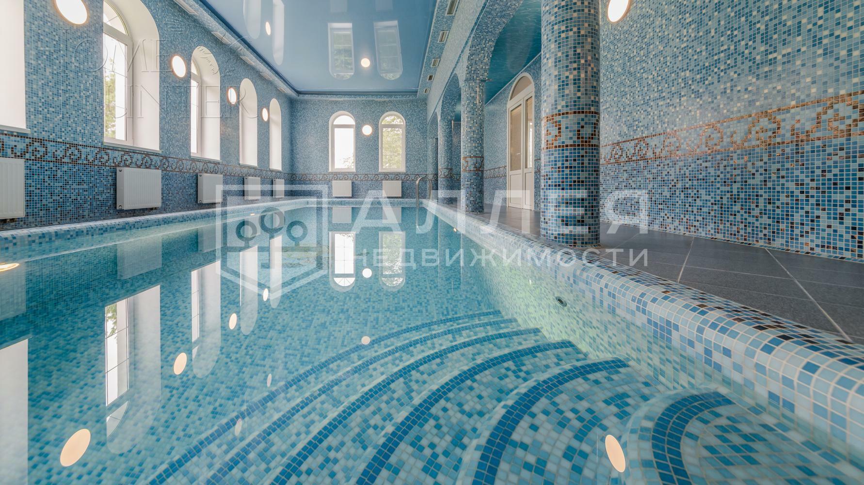 2-этажный коттедж 400 м² с отделкой