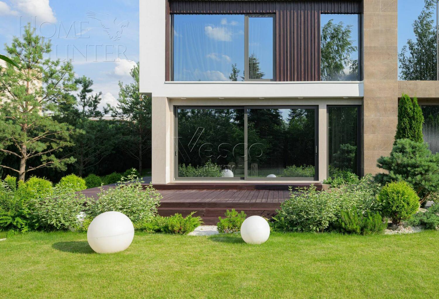 2-этажный коттедж 1 000 м² с отделкой