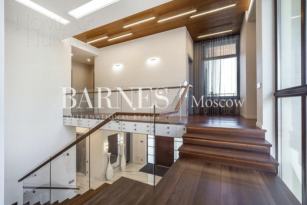 2-этажный коттедж 590 м² с отделкой