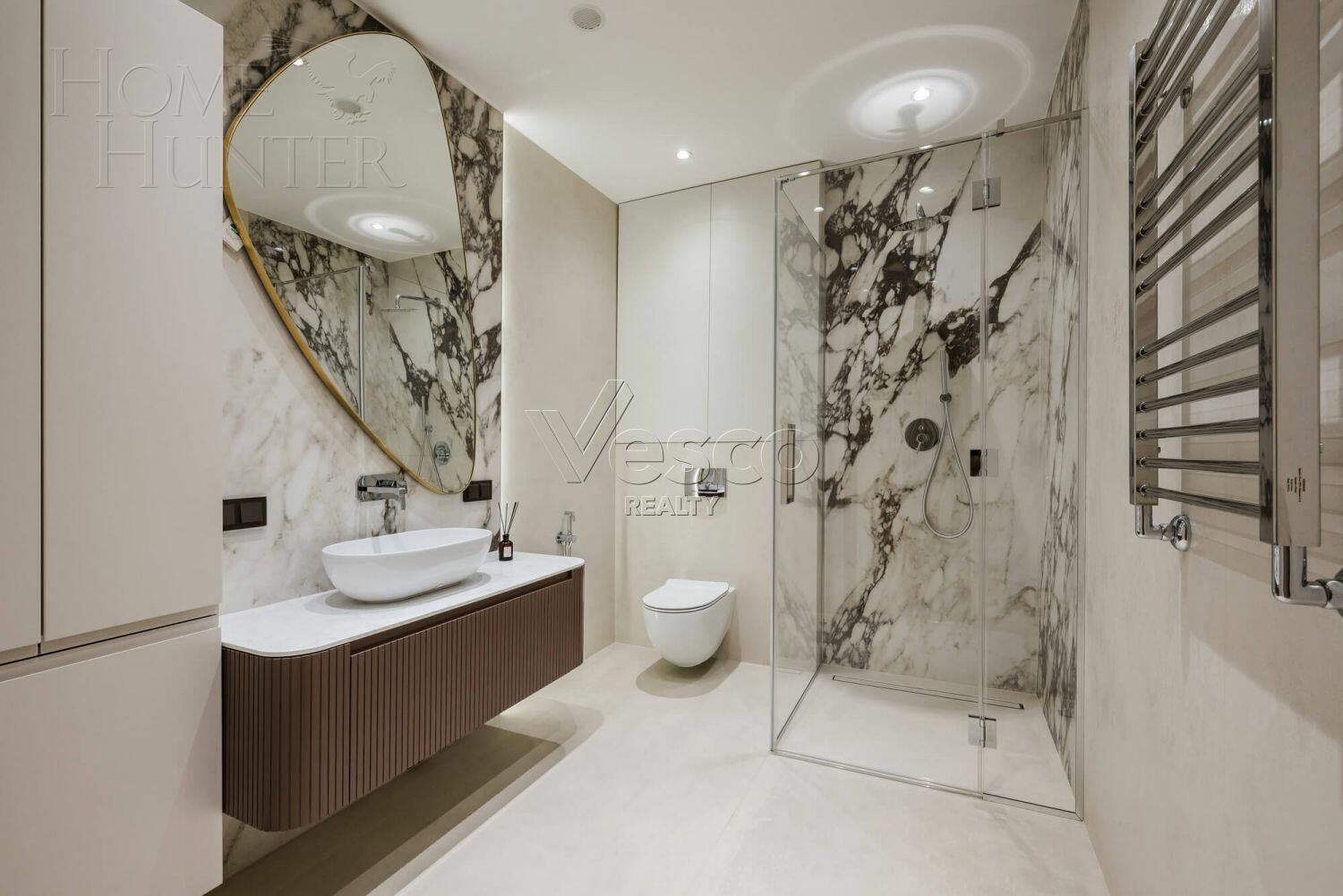 2-этажный коттедж 1 000 м² с отделкой