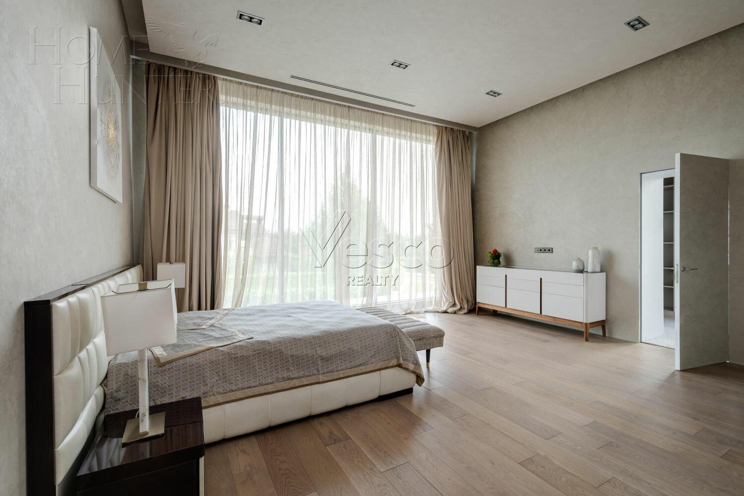 2-этажный коттедж 1 000 м² с отделкой