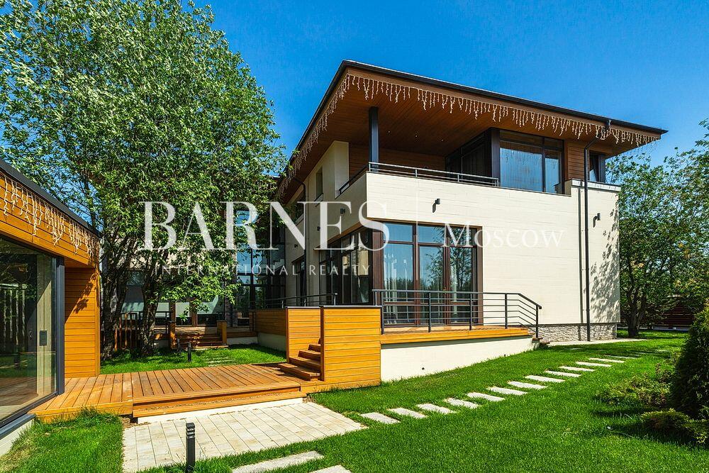 2-этажный коттедж 590 м² с отделкой