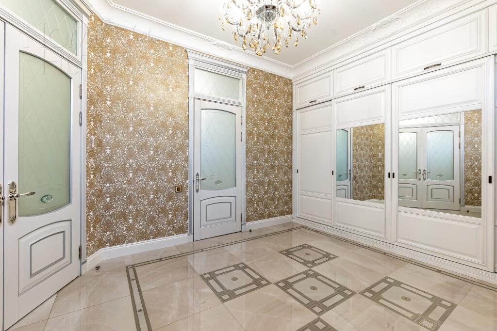 3-этажный таунхаус 375 м² с отделкой