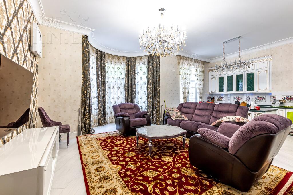 3-этажный таунхаус 375 м² с отделкой
