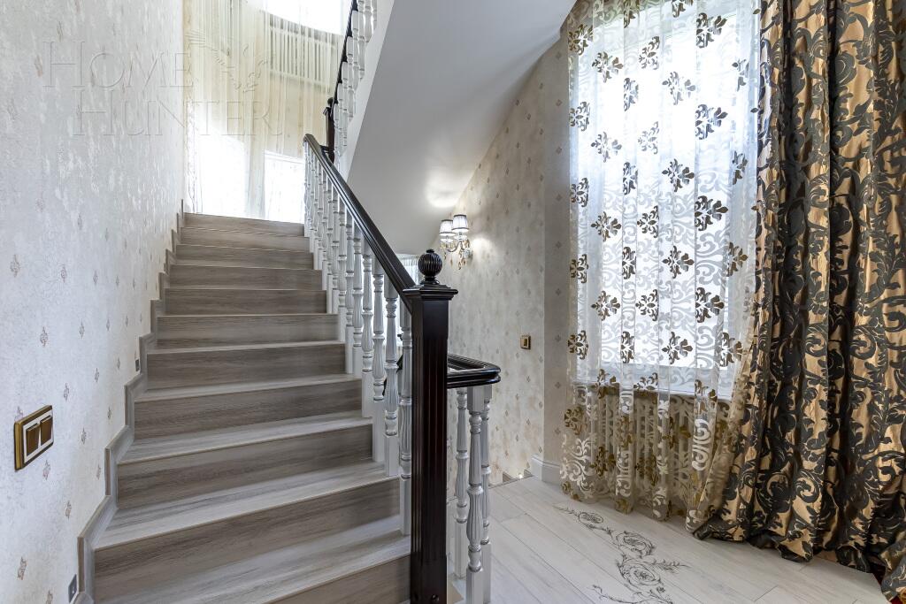 3-этажный таунхаус 375 м² с отделкой