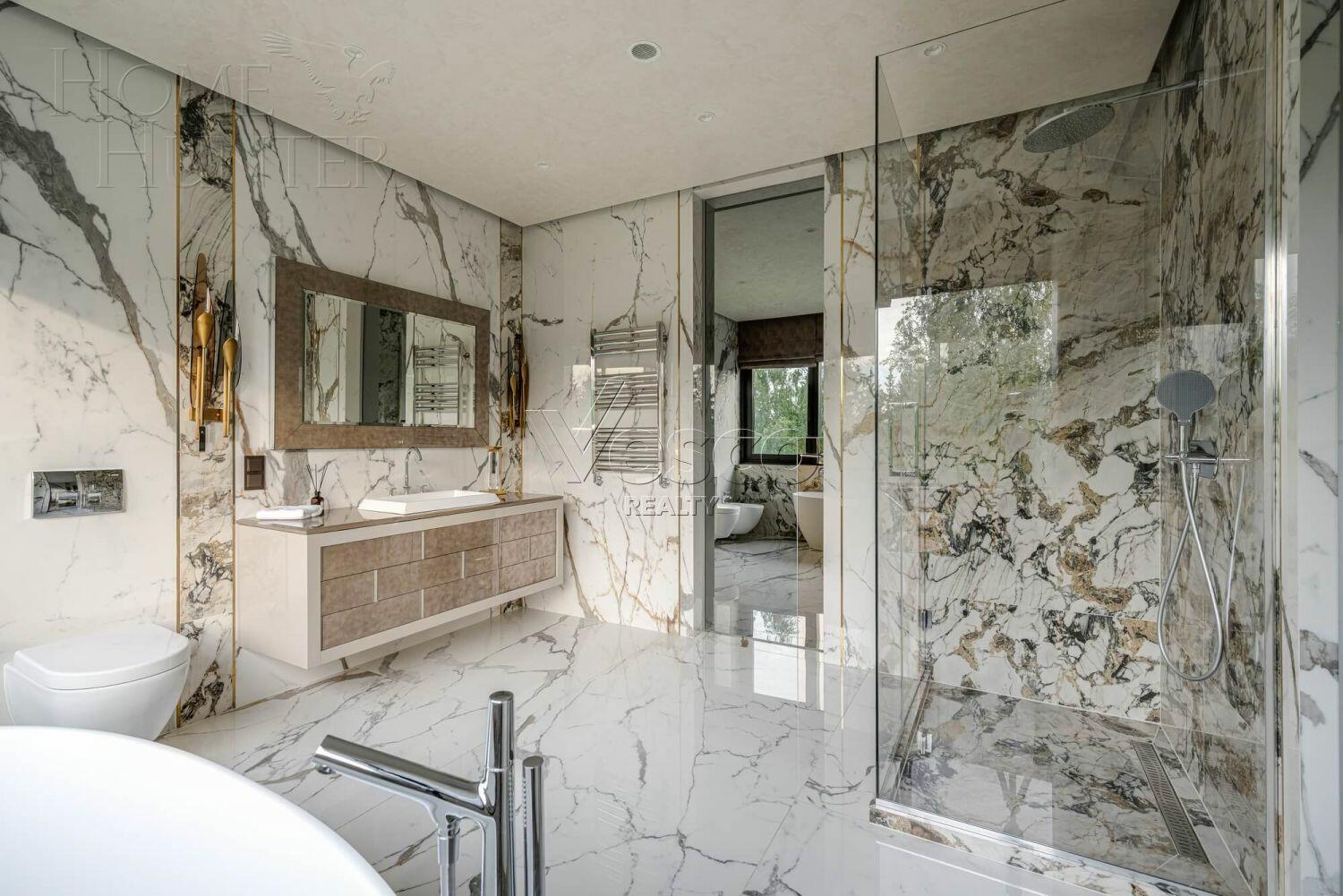 2-этажный коттедж 1 000 м² с отделкой