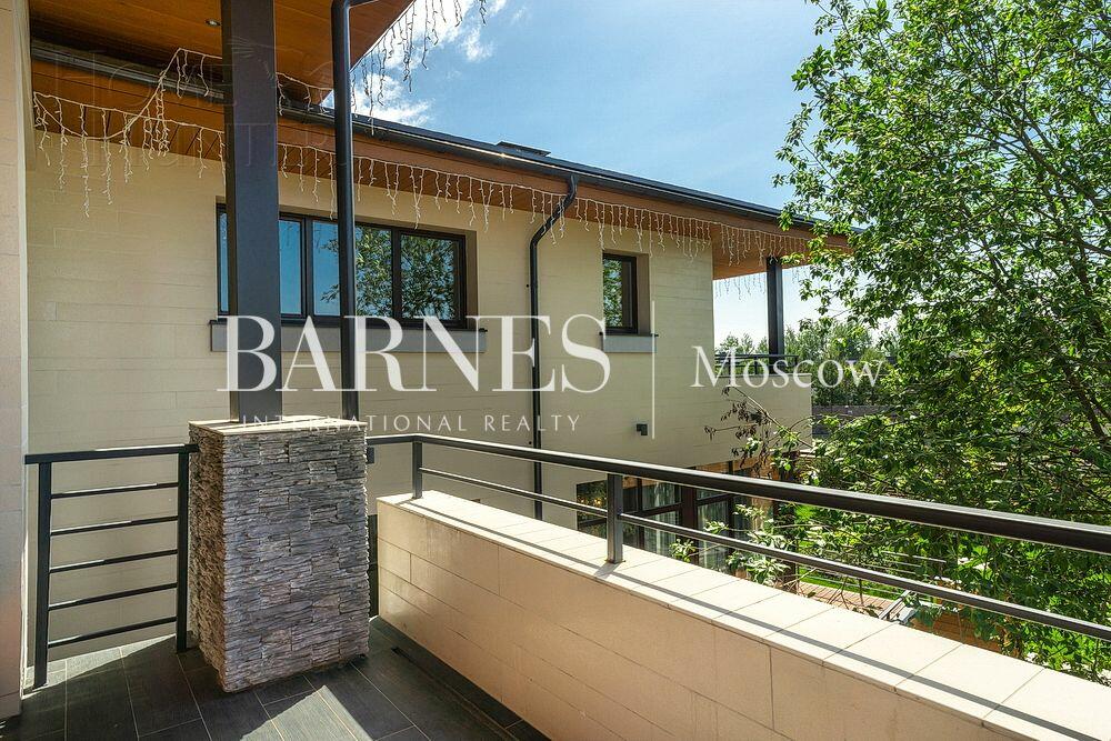 2-этажный коттедж 590 м² с отделкой